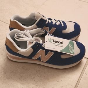 Women's New Balance 574 Blue/Pink. NWT (no box). Size 9.